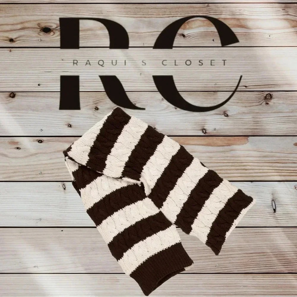 Brown & Cream Ugg Cable Knit Scarf - Picture 2 of 5